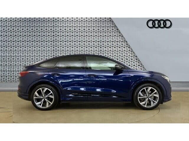 Audi e-tron Audi Q4 E-Tron 220kW 50 Quattro 82.77kWh Edition 1 5dr Auto Electric Estate — миниатюра 4