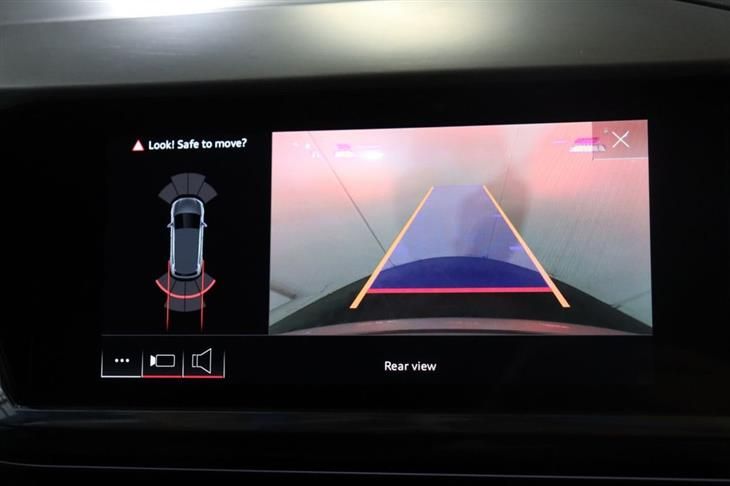 Audi e-tron AUDI Q4 E-TRON 35 S line 5dr Auto 55kWh (HEATED SEATS) 2021 — миниатюра 3