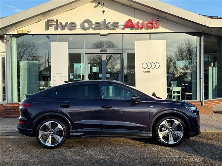 Audi e-tron Audi Q4 E-Tron 35 Black Edition Sportback 5dr Electric Auto 55kWh (170 ps) — миниатюра 2