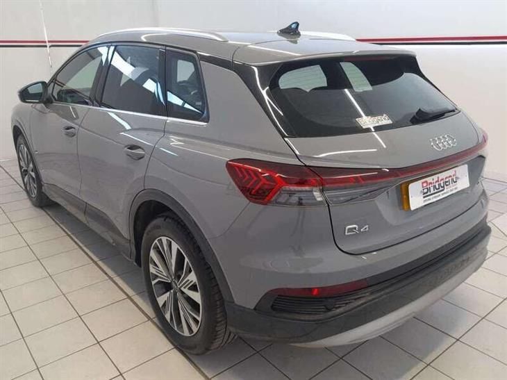 Audi e-tron Audi Q4 E-Tron 35 Sport SUV 5dr Electric Auto 55kWh (170 ps) — миниатюра 4