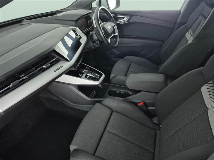 Audi e-tron Audi Q4 E-Tron 35 Sport SUV 5dr Electric Auto 55kWh (170 ps) — миниатюра 4