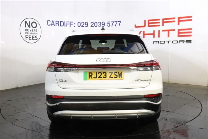 Audi e-tron AUDI Q4 E-TRON 40 S line 5dr Auto 82kWh (APPLE CAR PLAY) 2023 — миниатюра 4