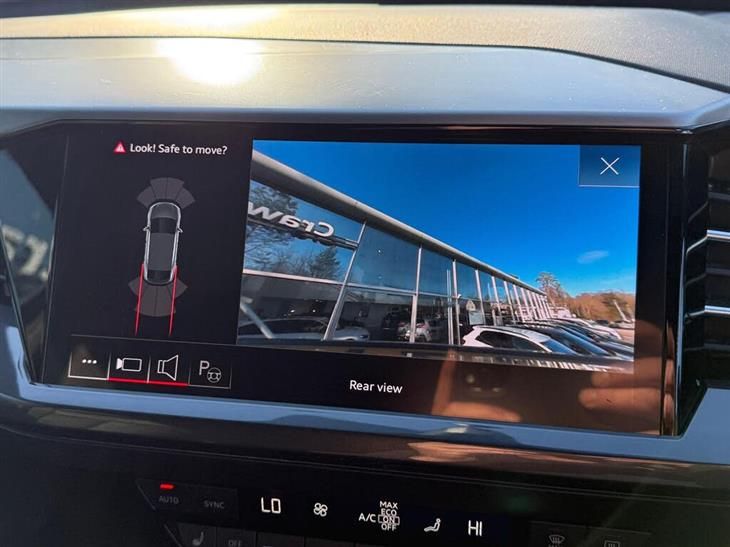 Audi e-tron Audi Q4 E-Tron 40 S line Sportback 5dr Electric Auto 82kWh (204 ps) — миниатюра 4