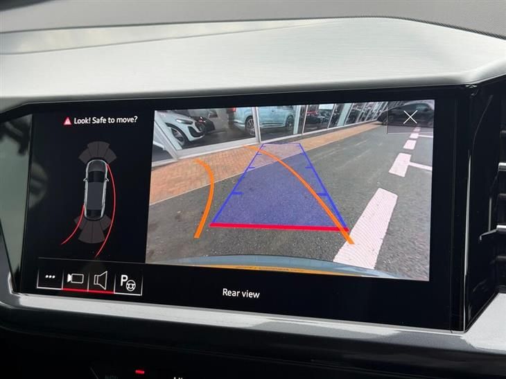 Audi e-tron Audi Q4 E-Tron 40 S line Sportback 5dr Electric Auto 82kWh (204 ps) — миниатюра 4