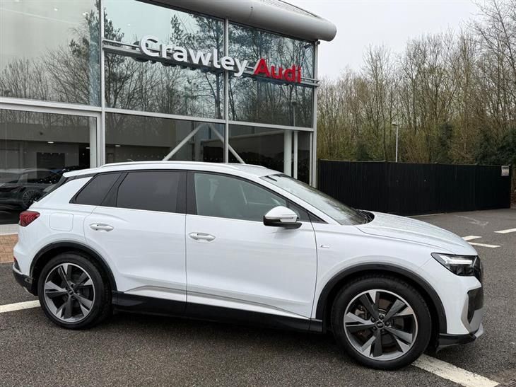 Audi e-tron Audi Q4 E-Tron 40 S line SUV 5dr Electric Auto 82kWh (204 ps) — миниатюра 2