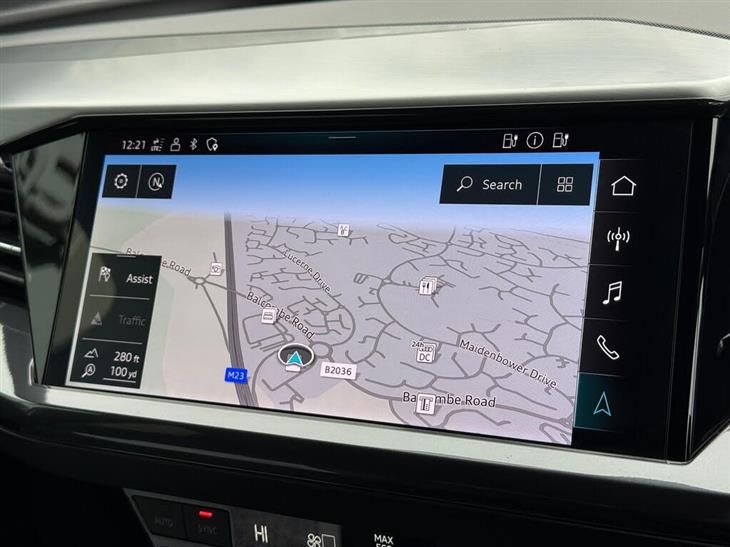 Audi e-tron Audi Q4 E-Tron 40 S line SUV 5dr Electric Auto 82kWh (204 ps) — миниатюра 3