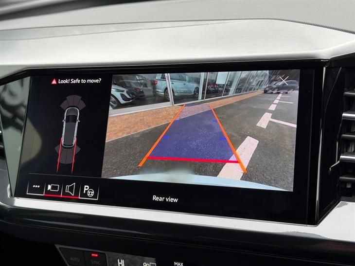 Audi e-tron Audi Q4 E-Tron 40 S line SUV 5dr Electric Auto 82kWh (204 ps) — миниатюра 4