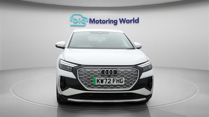 Audi e-tron Audi Q4 E-Tron 40 S line SUV 5dr Electric Auto 82kWh (204 ps) — миниатюра 3