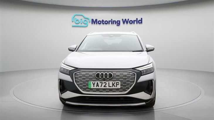Audi e-tron Audi Q4 E-Tron 40 S line SUV 5dr Electric Auto 82kWh (204 ps) — миниатюра 3