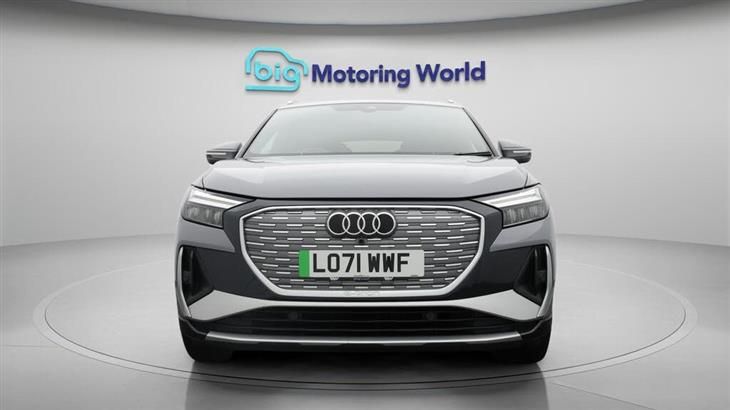 Audi e-tron Audi Q4 E-Tron 40 S line SUV 5dr Electric Auto 82kWh (204 ps) — миниатюра 3