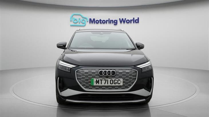 Audi e-tron Audi Q4 E-Tron 40 S line SUV 5dr Electric Auto 82kWh (204 ps) — миниатюра 3