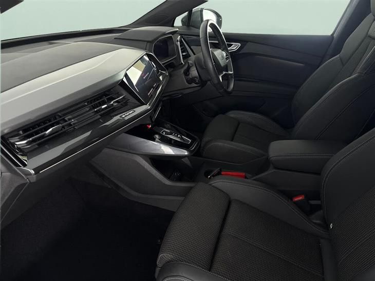 Audi e-tron Audi Q4 E-Tron 40 S line SUV 5dr Electric Auto 82kWh (204 ps) — миниатюра 4