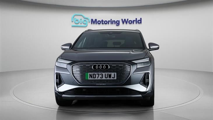 Audi e-tron Audi Q4 E-Tron 40 S line SUV 5dr Electric Auto 82kWh (204 ps) — миниатюра 3