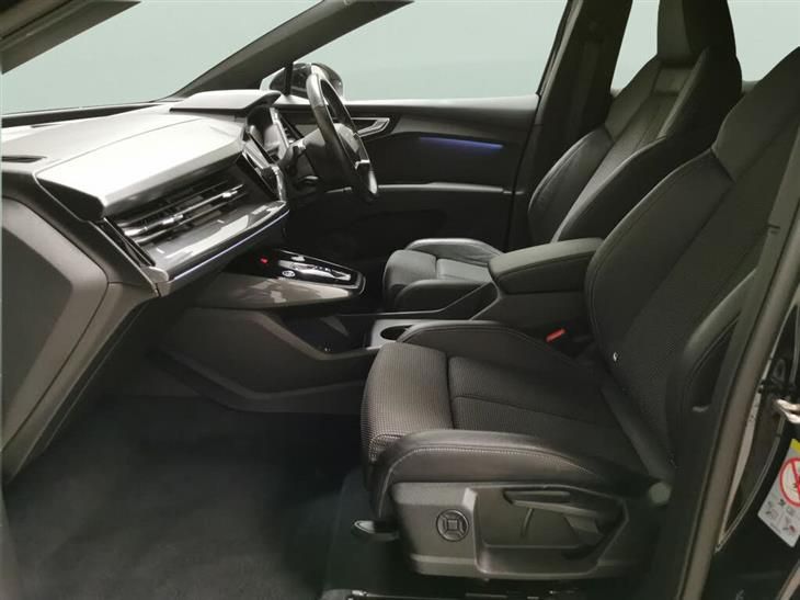 Audi e-tron Audi Q4 E-Tron 40 S line SUV 5dr Electric Auto 82kWh (204 ps) — миниатюра 4