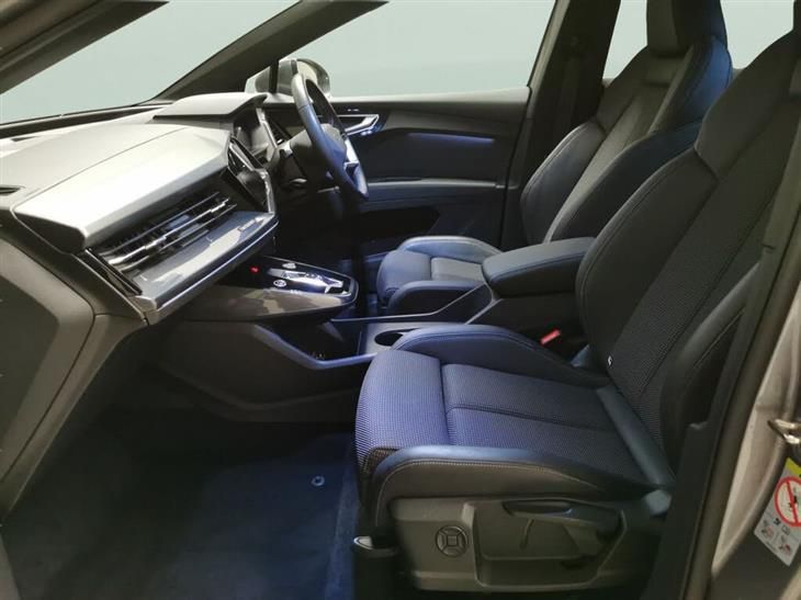 Audi e-tron Audi Q4 E-Tron 40 S line SUV 5dr Electric Auto 82kWh (204 ps) — миниатюра 4