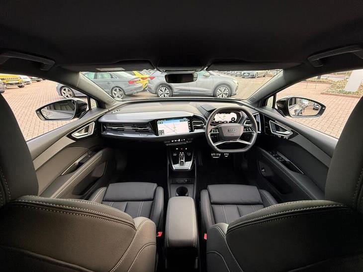 Audi e-tron Audi Q4 E-Tron 45 Black Edition SUV 5dr Electric Auto 82kWh (286 ps) — миниатюра 3