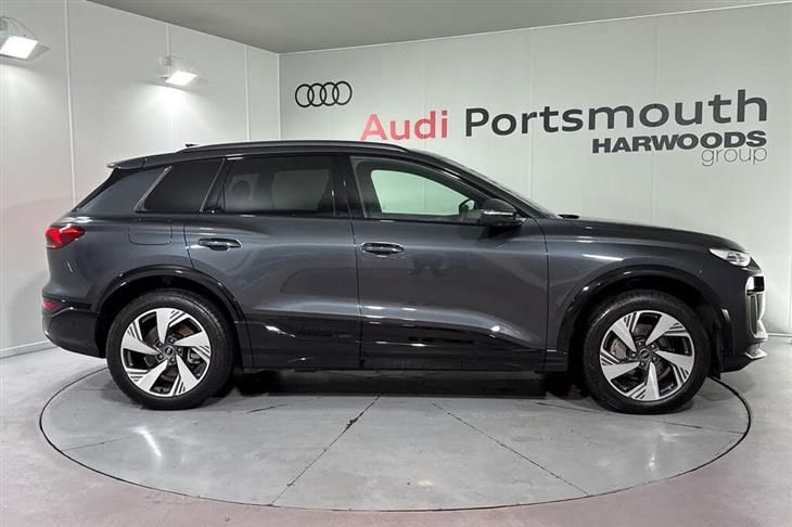 Audi e-tron Audi Q6 E-Tron 100kWh S line SUV 5dr Electric Auto quattro (388 ps) — миниатюра 2