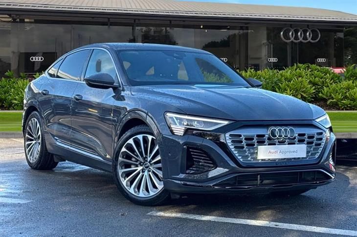 Audi Q8 E-Tron Sportback S line 55 e-tron quattro 300,00 kW