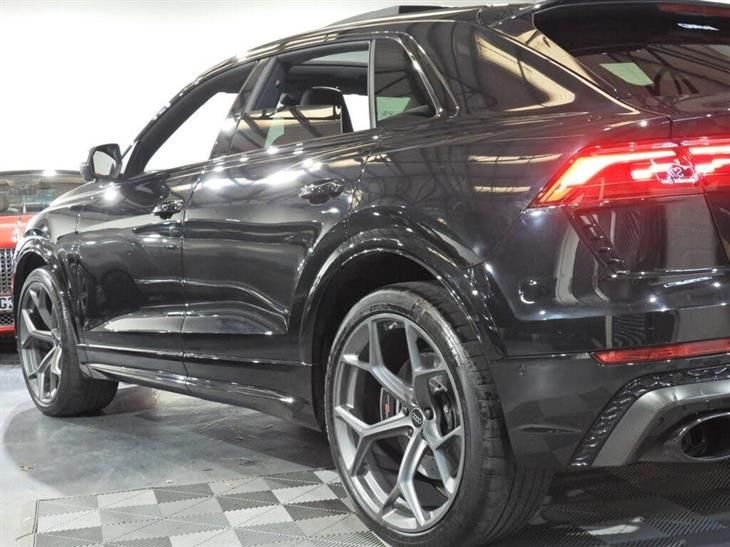 Audi RS Q8 Audi RS Q8 4.0 TFSI V8 Performance Carbon Black SUV 5dr Petrol Tiptronic quattro Euro 6 (s/s) (640 ps) — миниатюра 3