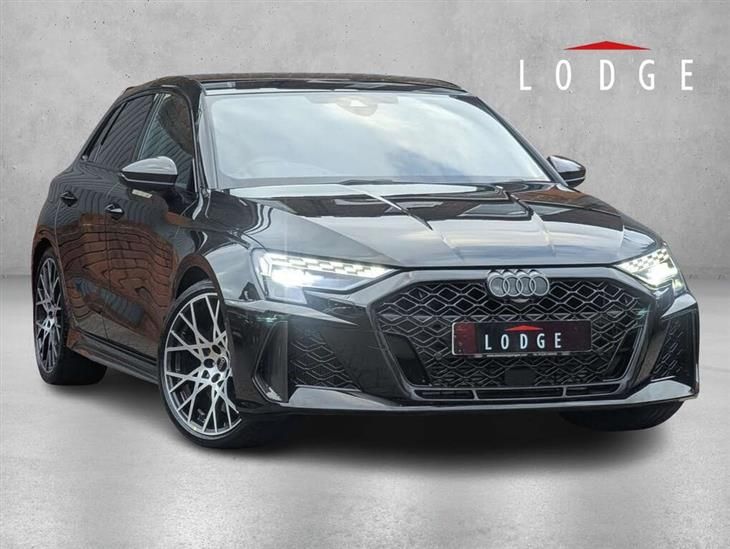 Audi RS3 Audi RS3 2.5 RS 3 Carbon Vorsprung TFSI Quattro SA 4WD 5dr — миниатюра 1