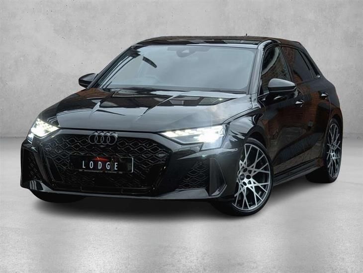 Audi RS3 Audi RS3 2.5 RS 3 Carbon Vorsprung TFSI Quattro SA 4WD 5dr — миниатюра 3