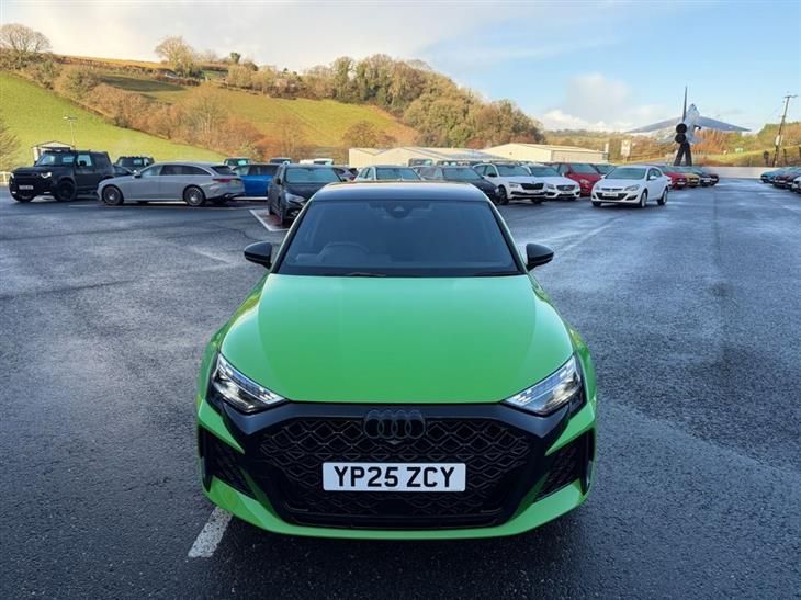 Audi RS3 2025 25 AUDI RS3 2.5 TFSI CARBON BLACK SPORTBACK 5DR PETROL S TRONIC QUATTRO EURO 6 (S/S) (400 PS) — миниатюра 2