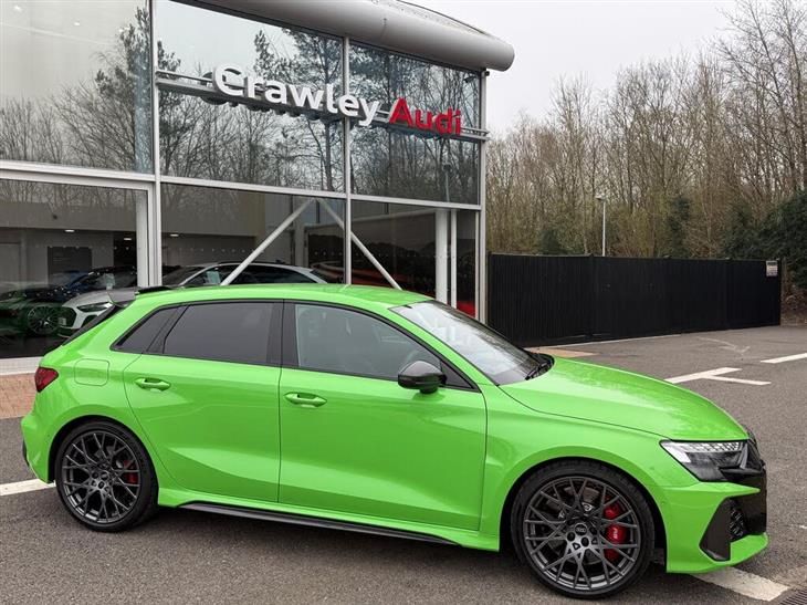 Audi RS3 Audi RS3 2.5 TFSI Carbon Black Sportback 5dr Petrol S Tronic quattro Euro 6 (s/s) (400 ps) — миниатюра 2