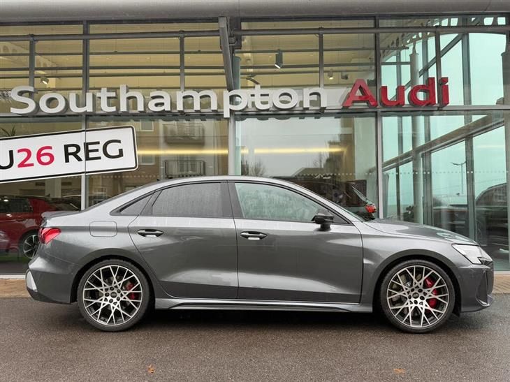 Audi RS3 Audi RS3 2.5 TFSI Carbon Vorsprung Saloon 4dr Petrol S Tronic quattro Euro 6 (s/s) (400 ps) — миниатюра 2