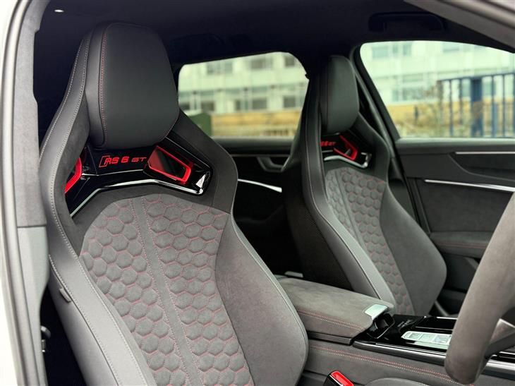 Audi RS6 Audi RS6 Avant 4.0 TFSI V8 GT Estate 5dr Petrol Tiptronic quattro Euro 6 (s/s) (630 ps) — миниатюра 3