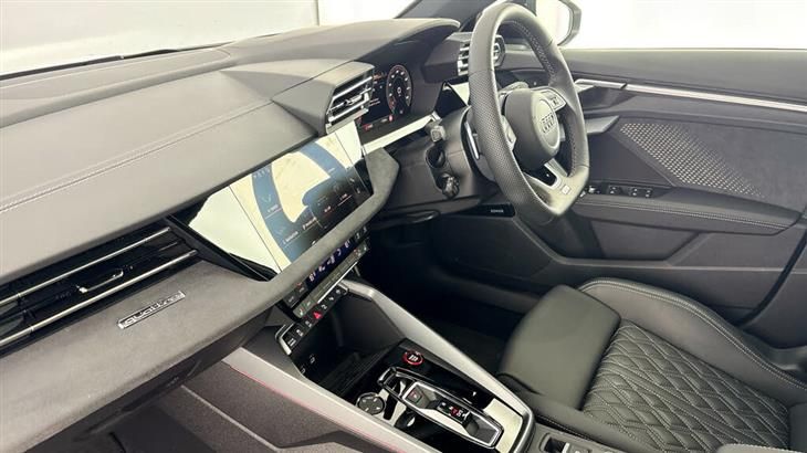 Audi S3 Audi S3 2.0 TFSI Black Edition Sportback S Tronic quattro Euro 6 5-door — миниатюра 2