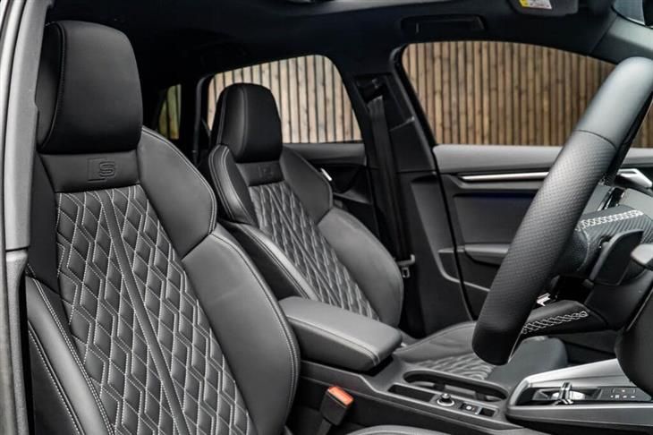 Audi S3 Audi S3 2.0 TFSI Black Edition Sportback S Tronic quattro Euro 6 (s/s) 5dr — миниатюра 2