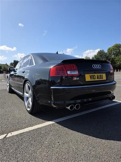AUDI S8 D3 5.2L V10 QUATTRO