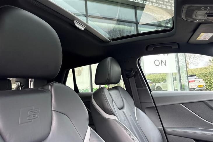 Audi SQ2 Audi SQ2 2.0 TFSI Vorsprung SUV 5dr Petrol S Tronic quattro Euro 6 (s/s) (300 ps) — миниатюра 4