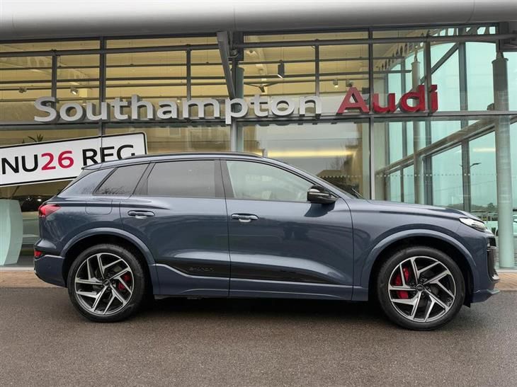 Audi e-tron Audi SQ6 E-Tron 100kWh S Edition 1 SUV 5dr Electric Auto quattro (490 ps) — миниатюра 2