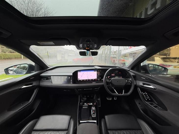 Audi e-tron Audi SQ6 E-Tron 100kWh S Edition 1 SUV 5dr Electric Auto quattro (490 ps) — миниатюра 3