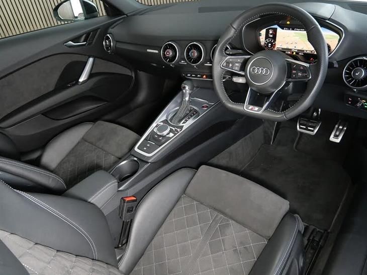 Audi TT Mk3 [15-Current] Audi TT Coupe 2.0 TFSI 45 Black Edition Coupe 3dr Petrol S Tronic quattro Euro 6 (s/s) (245 ps) — миниатюра 3