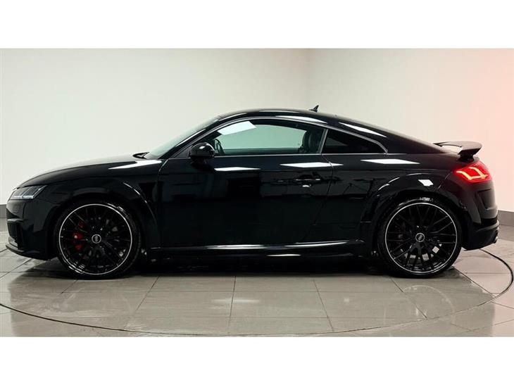 Audi TT S Audi TTS 2.0 TFSI Black Edition Coupe 3dr Petrol S Tronic quattro Euro 6 (s/s) (320 ps) — миниатюра 4