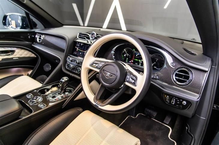 Bentley Bentayga Bentley Bentayga 3.0 TFSi V6 S SUV 5dr Petrol Plug-in Hybrid Auto 4WD Euro 6 (s/s) 18kWh (462 ps) — миниатюра 2