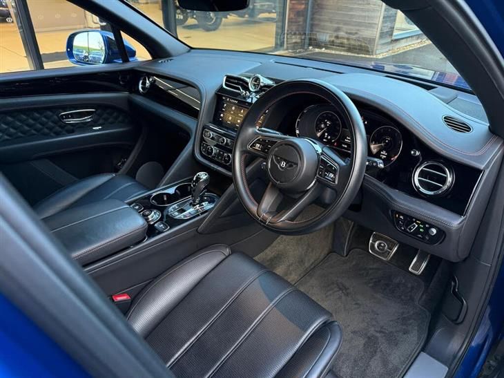 Bentley Bentayga Bentley Bentayga 4.0 V8 SUV 5dr Petrol Auto 4WD Euro 6 (s/s) (550 ps) — миниатюра 3