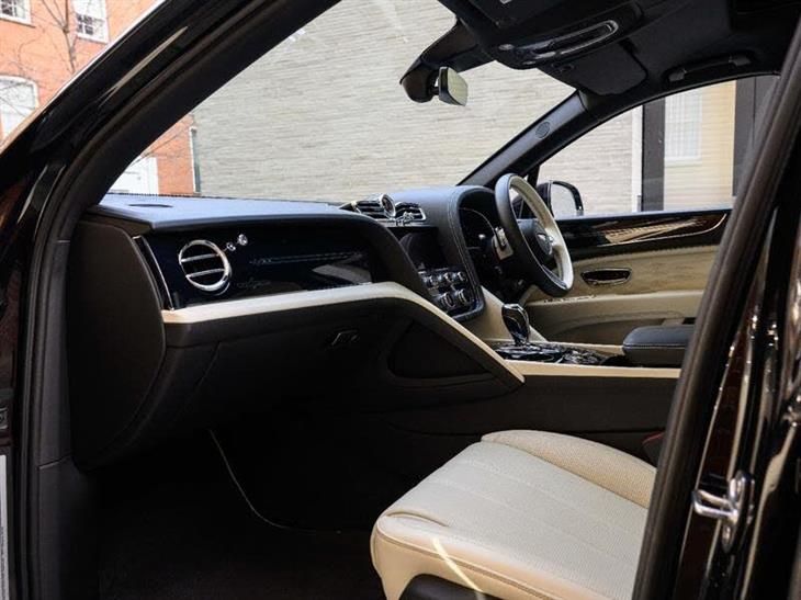 Bentley Azure Bentley Bentayga V8 Azure EWB First Edition — миниатюра 2