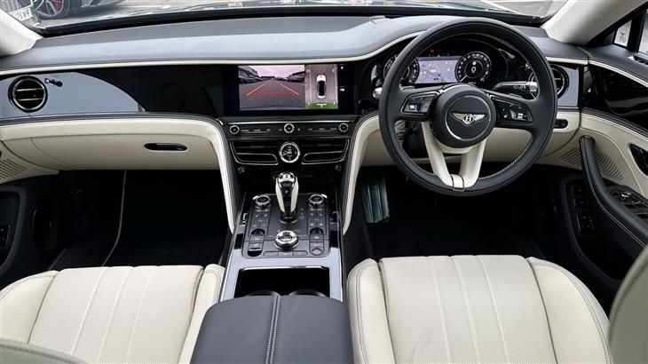 Bentley Flying Spur Bentley Flying Spur 4.0 V8 Hybrid 4dr Auto — миниатюра 4