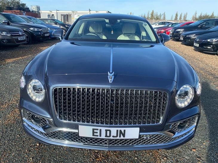 Bentley Flying Spur Bentley Flying Spur 6.0 W12 First Edition Saloon 4dr Petrol Auto 4WD Euro 6 (635 ps) — миниатюра 2