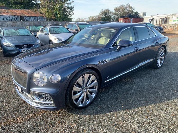 Bentley Flying Spur Bentley Flying Spur 6.0 W12 First Edition Saloon 4dr Petrol Auto 4WD Euro 6 (635 ps) — миниатюра 3