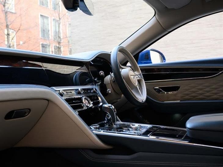 Bentley Flying Spur Bentley Flying Spur W12 First Edition — миниатюра 2