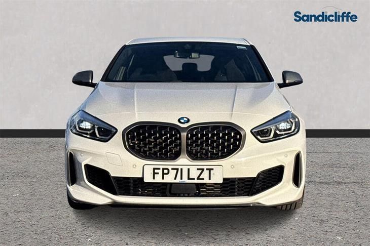 BMW M135i BMW 1 Series 1 Series M135i xDrive 5dr Step Auto Hatchback — миниатюра 2