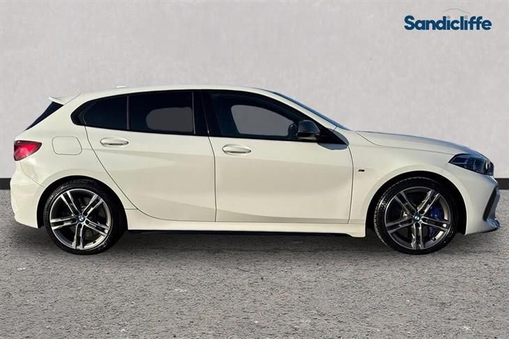 BMW M135i BMW 1 Series 1 Series M135i xDrive 5dr Step Auto Hatchback — миниатюра 3