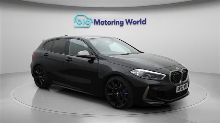BMW M135i BMW 1 Series 2.0 M135i Hatchback 5dr Petrol Auto xDrive Euro 6 (s/s) (306 ps) — миниатюра 2