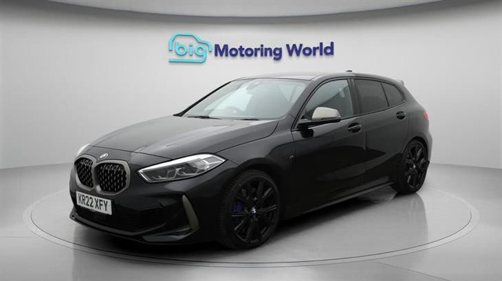BMW M135i BMW 1 Series 2.0 M135i Hatchback 5dr Petrol Auto xDrive Euro 6 (s/s) (306 ps) — миниатюра 4