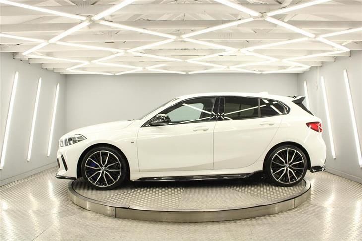 BMW M135i BMW 1 Series 2.0 M135i Hatchback 5dr Petrol Auto xDrive Euro 6 (s/s) (306 ps) — миниатюра 4