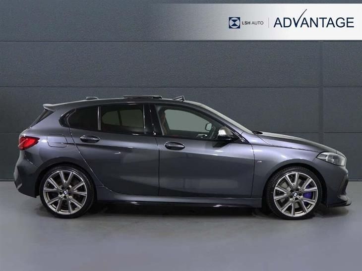BMW M135i BMW 1 Series M135i xDrive 5dr Step Auto — миниатюра 3